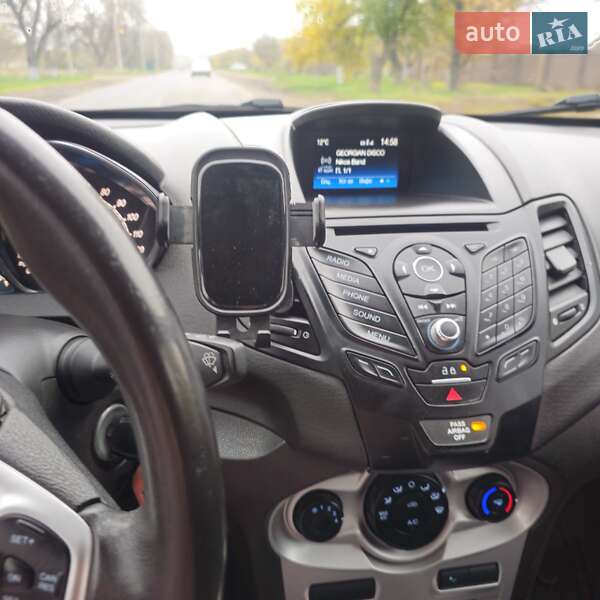 Хетчбек Ford Fiesta 2015 в Одесі