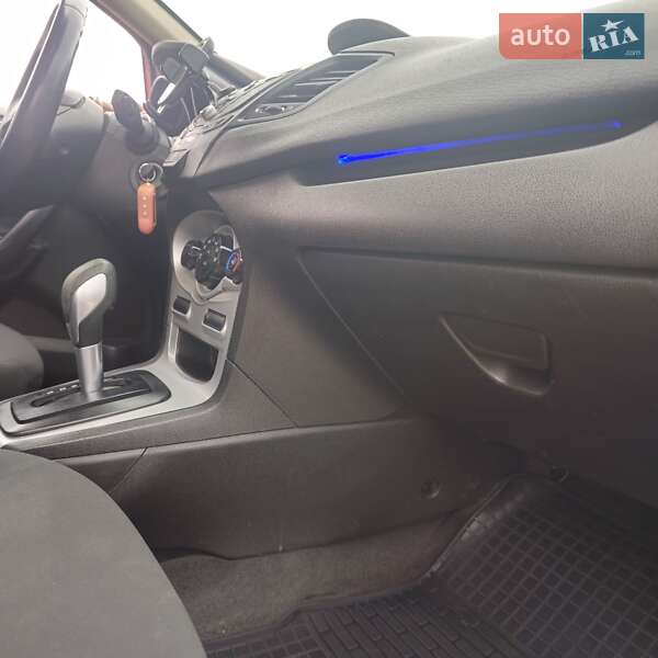 Хетчбек Ford Fiesta 2015 в Одесі