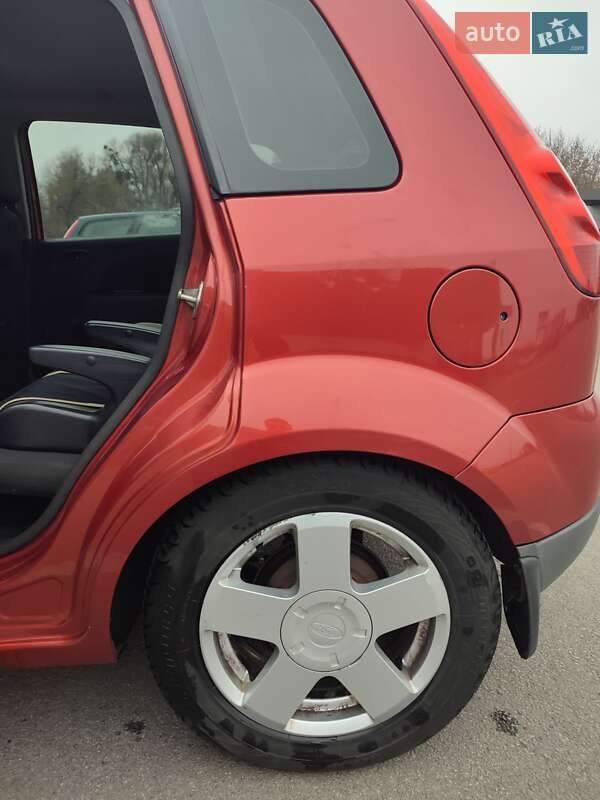 Хэтчбек Ford Fiesta 2008 в Киеве