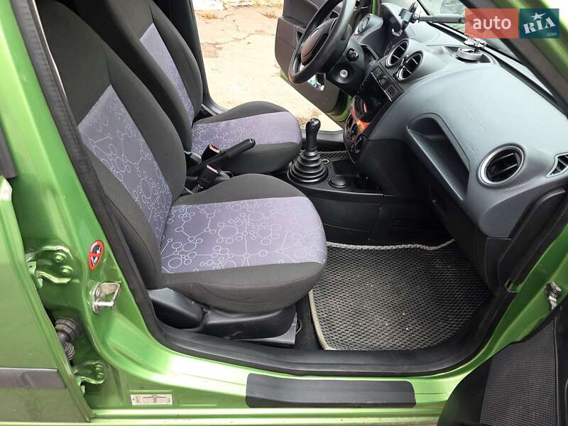 Хетчбек Ford Fiesta 2008 в Києві фото 19 Хетчбек Ford Fiesta 2008 в Києві