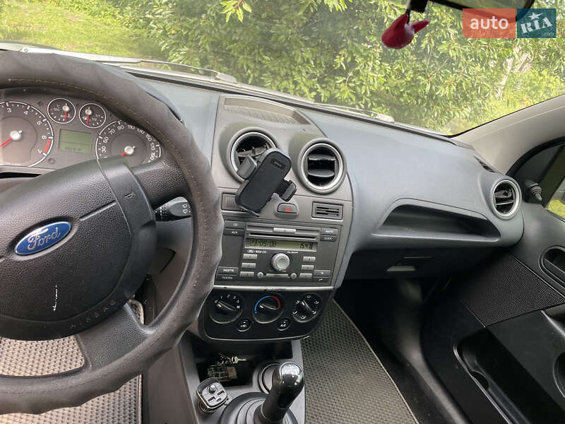 Седан Ford Fiesta 2008 в Миронівці
