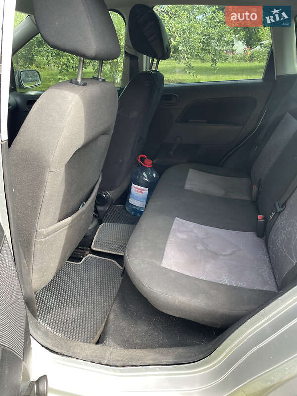 Седан Ford Fiesta 2008 в Миронівці
