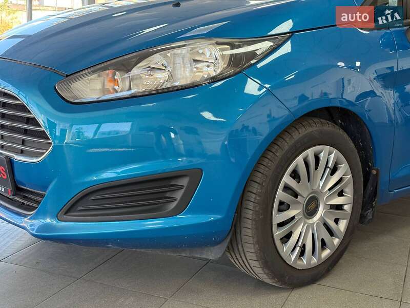 Хэтчбек Ford Fiesta 2015 в Киеве