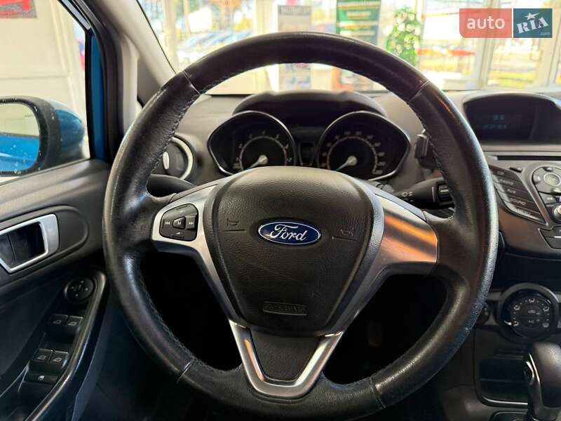 Хэтчбек Ford Fiesta 2015 в Киеве