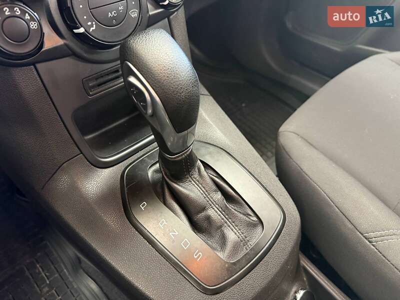 Хэтчбек Ford Fiesta 2015 в Киеве