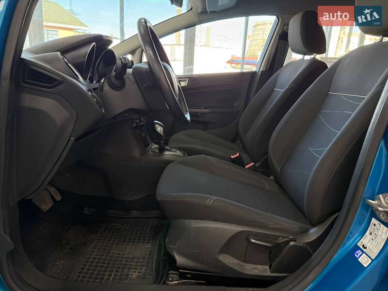 Хэтчбек Ford Fiesta 2015 в Киеве