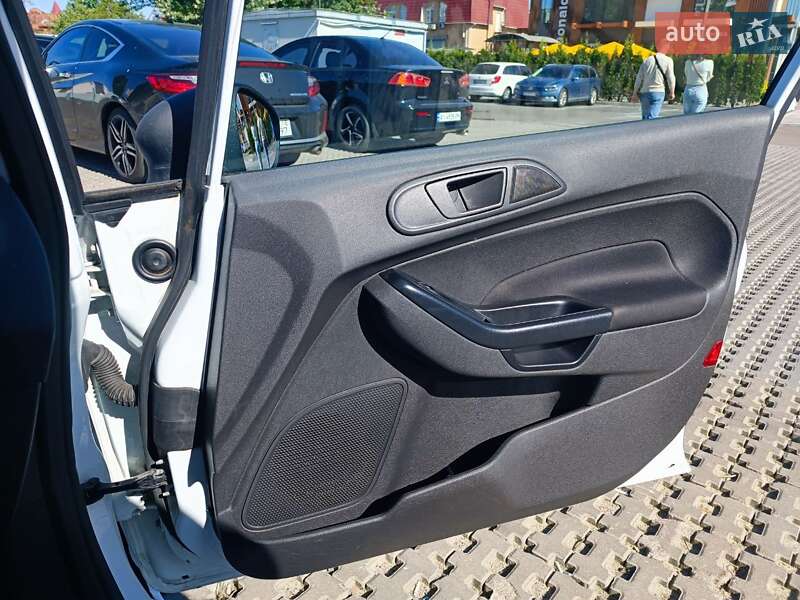 Хэтчбек Ford Fiesta 2013 в Киеве фото 15 Хэтчбек Ford Fiesta 2013 в Киеве