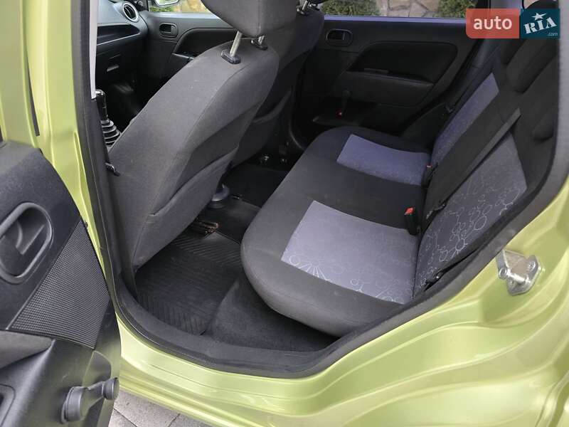 Хетчбек Ford Fiesta 2006 в Івано-Франківську фото 18 Хетчбек Ford Fiesta 2006 в Івано-Франківську