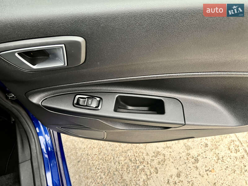 Хэтчбек Ford Fiesta 2016 в Киеве фото 36 Хэтчбек Ford Fiesta 2016 в Киеве