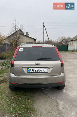 Хэтчбек Ford Fiesta 2002 в Брусилове
