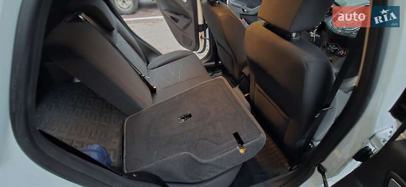 Хетчбек Ford Fiesta 2016 в Києві фото 11 Хетчбек Ford Fiesta 2016 в Києві