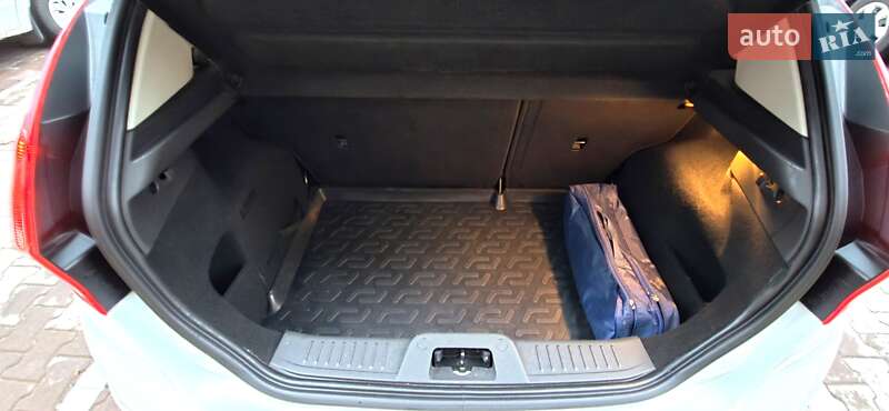 Хетчбек Ford Fiesta 2016 в Києві фото 15 Хетчбек Ford Fiesta 2016 в Києві