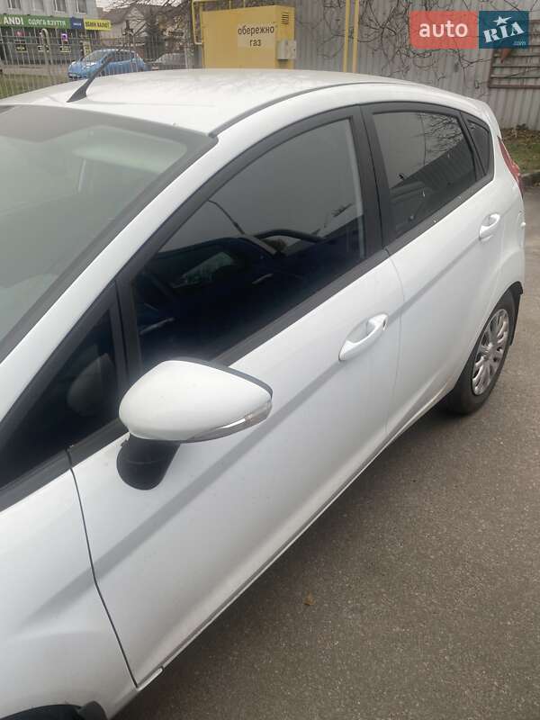 Хэтчбек Ford Fiesta 2016 в Полтаве