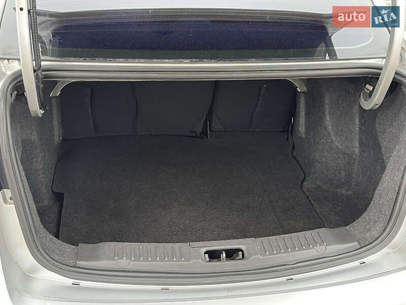 Седан Ford Fiesta 2015 в Києві фото 18 Седан Ford Fiesta 2015 в Києві