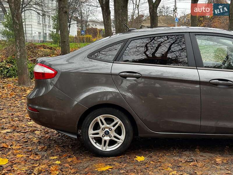 Седан Ford Fiesta 2017 в Києві