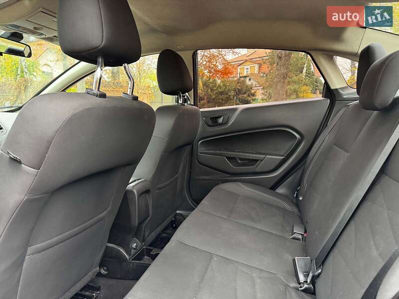 Седан Ford Fiesta 2017 в Києві