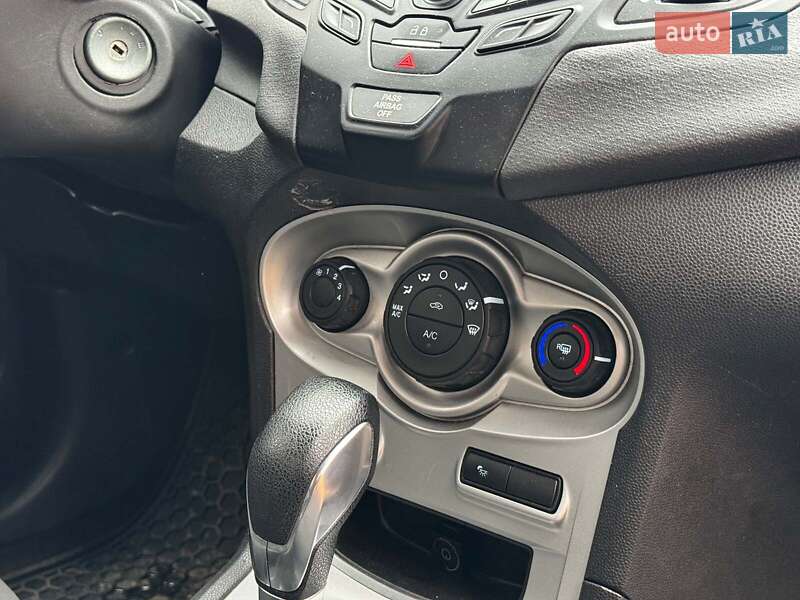 Седан Ford Fiesta 2017 в Києві