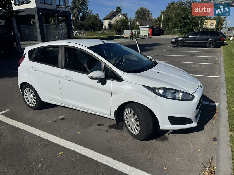 Хэтчбек Ford Fiesta 2017 в Буче