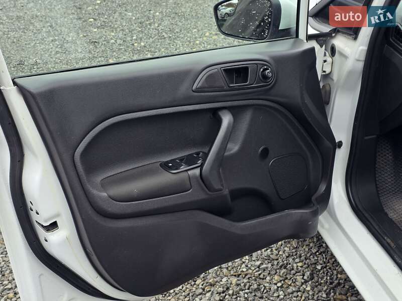 Седан Ford Fiesta 2016 в Тернополі фото 19 Седан Ford Fiesta 2016 в Тернополі