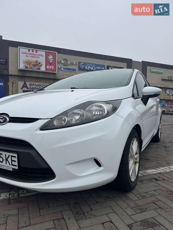 Хэтчбек Ford Fiesta 2012 в Харькове