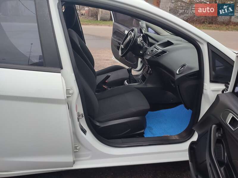 Хетчбек Ford Fiesta 2013 в Полтаві