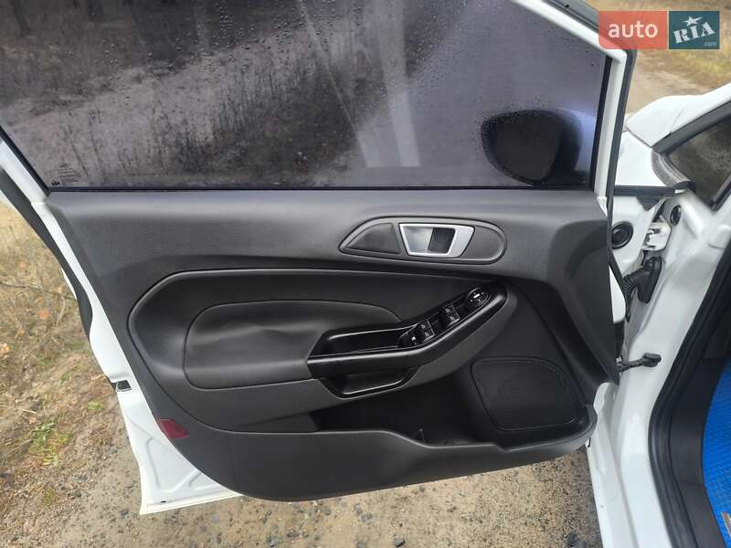 Хетчбек Ford Fiesta 2013 в Полтаві