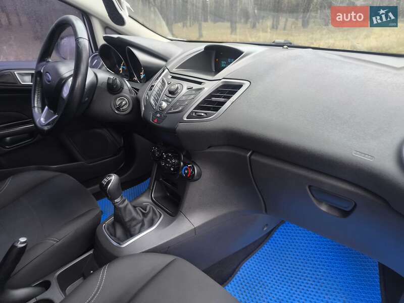 Хетчбек Ford Fiesta 2013 в Полтаві