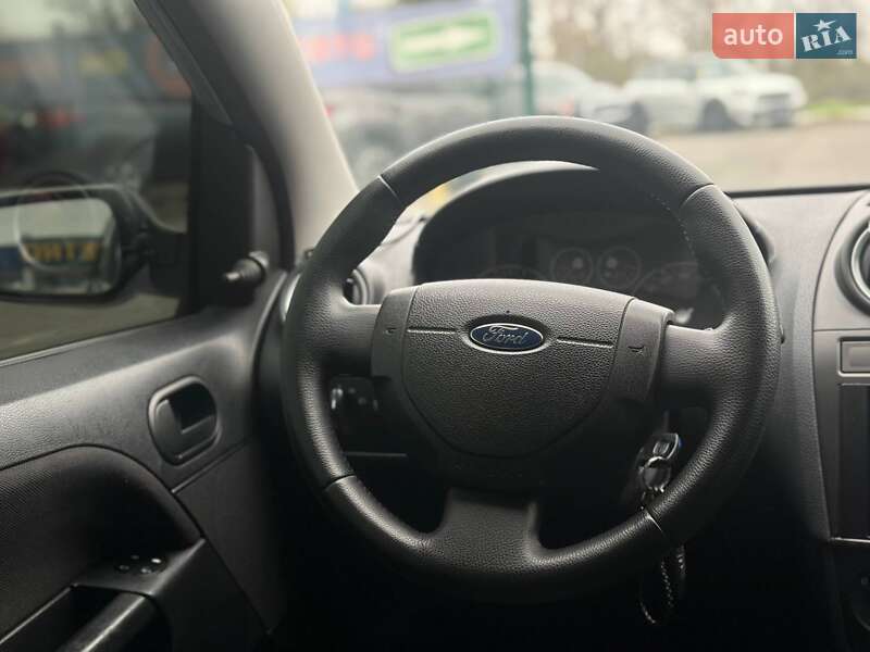 Хэтчбек Ford Fiesta 2005 в Одессе фото 12 Хэтчбек Ford Fiesta 2005 в Одессе