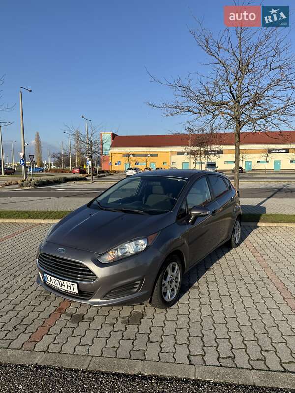 Хэтчбек Ford Fiesta 2013 в Мукачево