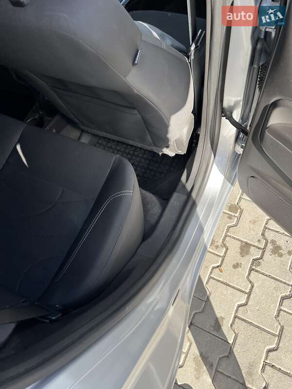 Седан Ford Fiesta 2017 в Львові