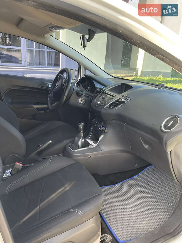 Хэтчбек Ford Fiesta 2012 в Киеве