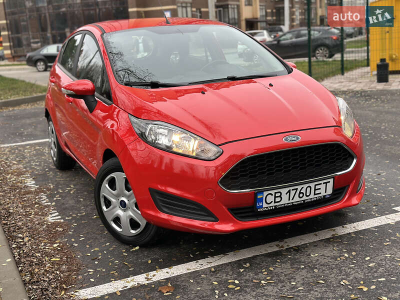 Хэтчбек Ford Fiesta 2016 в Чернигове фото Хэтчбек Ford Fiesta 2016 в Чернигове