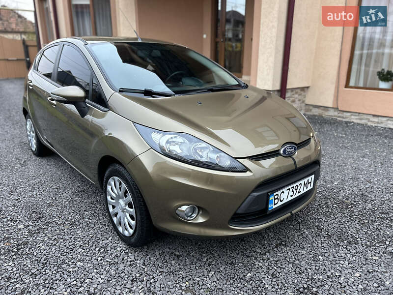 Хэтчбек Ford Fiesta 2011 в Мукачево