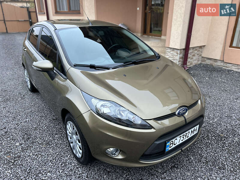Хэтчбек Ford Fiesta 2011 в Мукачево
