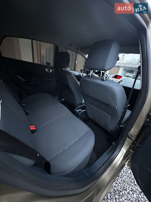 Хэтчбек Ford Fiesta 2011 в Мукачево