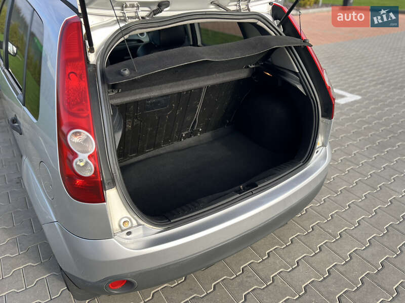 Хэтчбек Ford Fiesta 2006 в Виннице