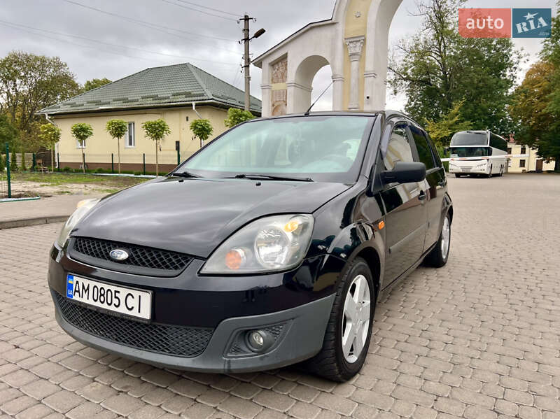 Хетчбек Ford Fiesta 2008 в Острозі