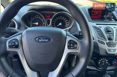 Седан Ford Fiesta 2011 в Львові