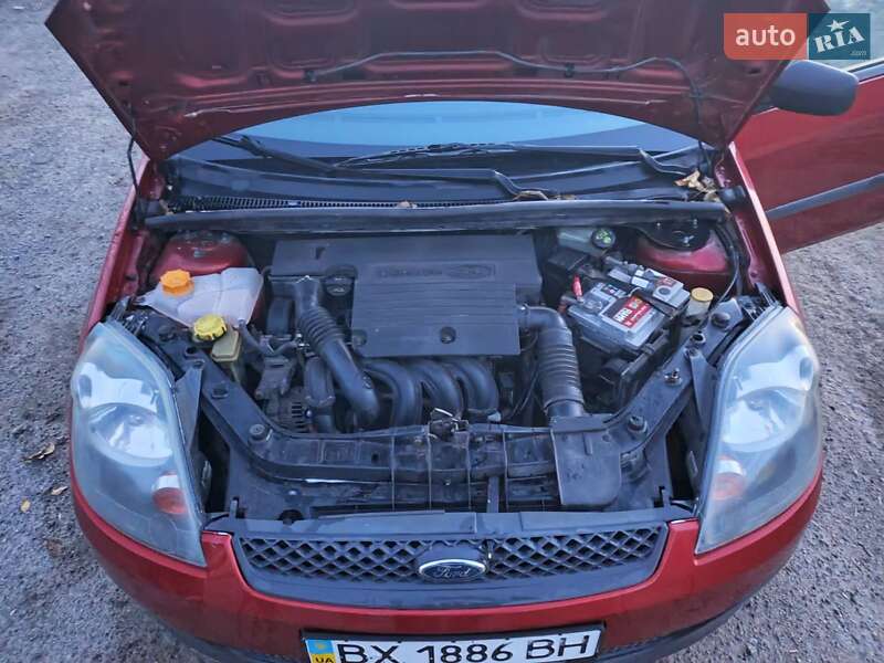 Хетчбек Ford Fiesta 2006 в Старій Синяві