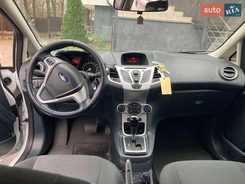 Хетчбек Ford Fiesta 2011 в Ірпені фото 5 Хетчбек Ford Fiesta 2011 в Ірпені