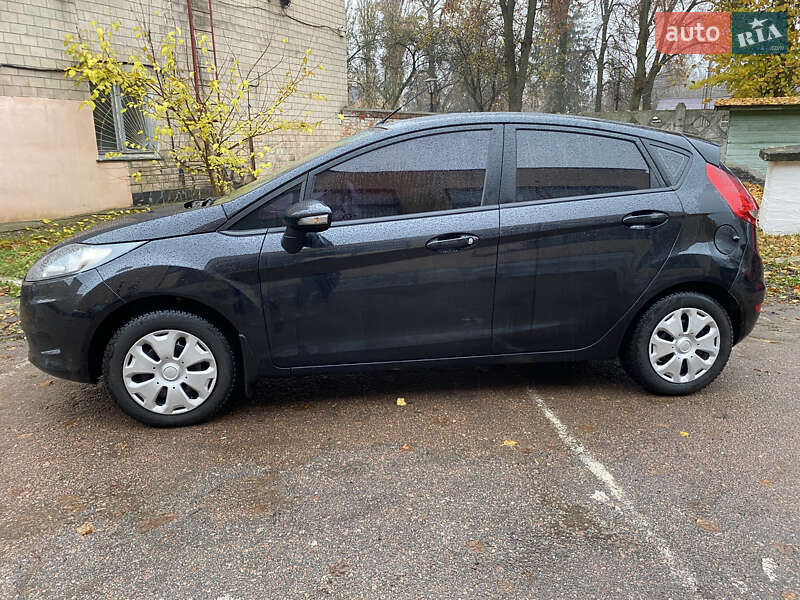 Хетчбек Ford Fiesta 2012 в Чернігові