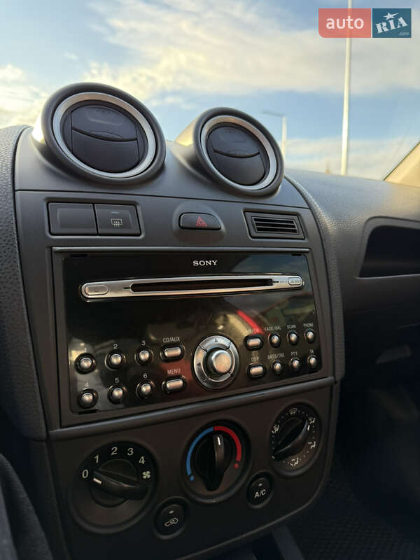 Хэтчбек Ford Fiesta 2007 в Ирпене