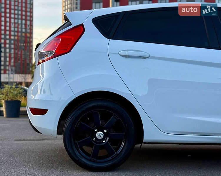 Хетчбек Ford Fiesta 2013 в Києві