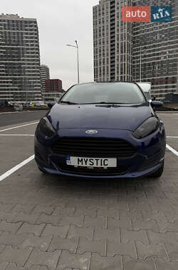 Седан Ford Fiesta 2016 в Киеве