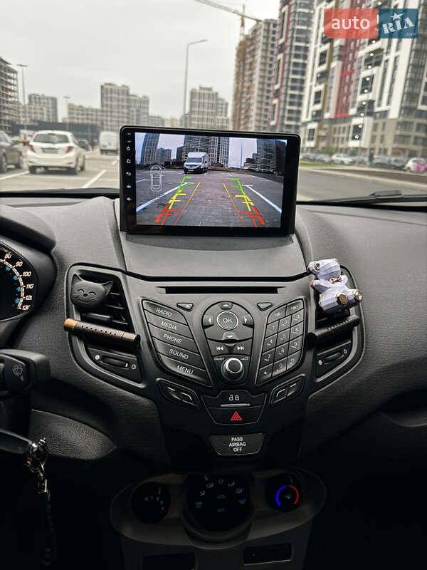 Седан Ford Fiesta 2016 в Києві