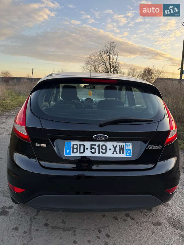 Хетчбек Ford Fiesta 2010 в Дубні