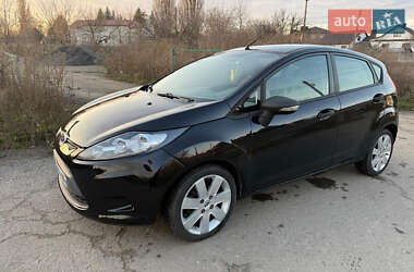 Хэтчбек Ford Fiesta 2010 в Дубно