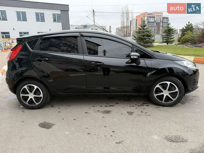 Хетчбек Ford Fiesta 2016 в Києві фото 3 Хетчбек Ford Fiesta 2016 в Києві