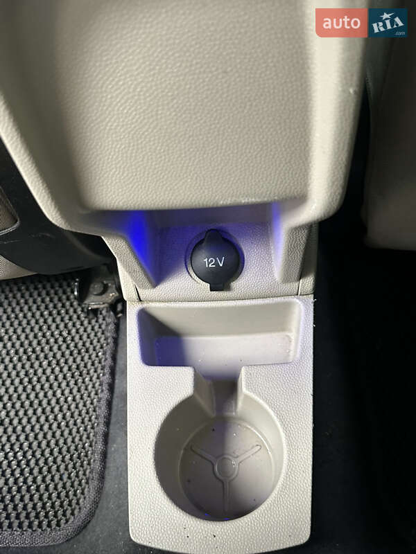 Седан Ford Fiesta 2013 в Львові фото 11 Седан Ford Fiesta 2013 в Львові