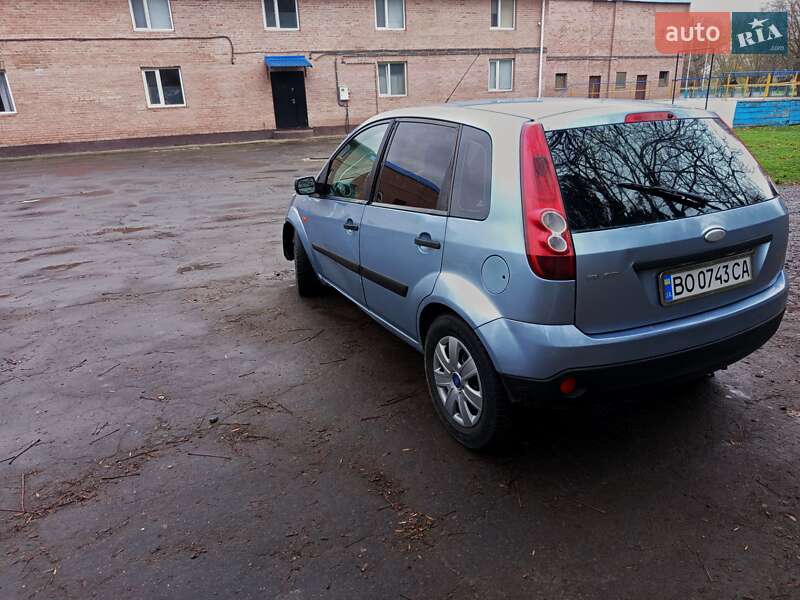 Хетчбек Ford Fiesta 2005 в Млиніві фото 3 Хетчбек Ford Fiesta 2005 в Млиніві